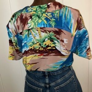 100 % silk, vintage aloha design, size P (small)